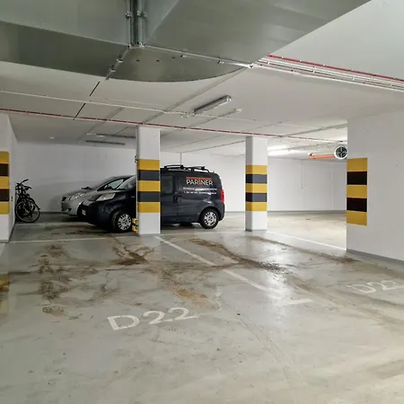 아파트 Unique Szczesliwa With Balcony Parking And Ac By Renters *