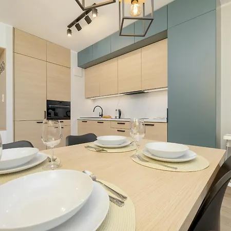 Unique Szczesliwa With Balcony Parking And Ac By Renters *