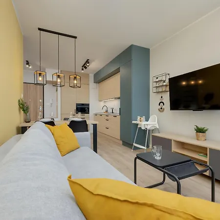 Unique Szczesliwa With Balcony Parking And Ac By Renters Διαμέρισμα