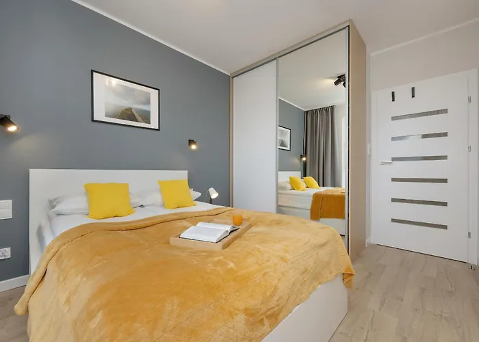 Unique Szczesliwa With Balcony Parking And Ac By Renters דירה *