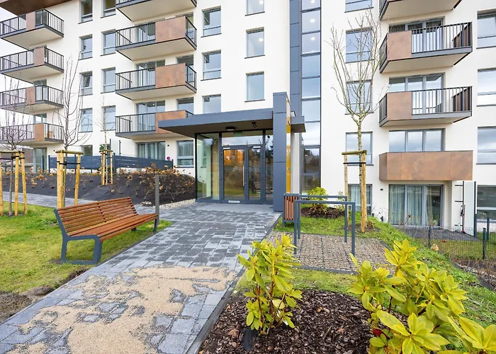 Unique Szczesliwa With Balcony Parking And Ac By Renters דירה