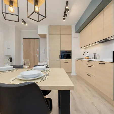 Unique Szczesliwa With Balcony Parking And Ac By Renters Gdańsk