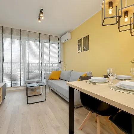 Appartement Unique Szczesliwa With Balcony Parking And Ac By Renters